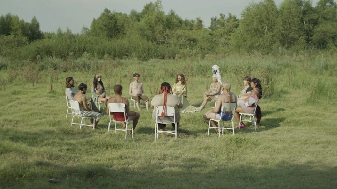 Croma Movie Screenshot 1
