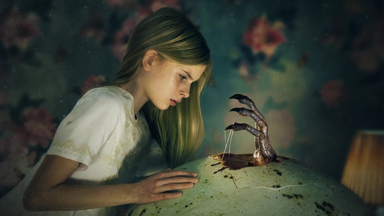 Hatching Movie Screenshot 1