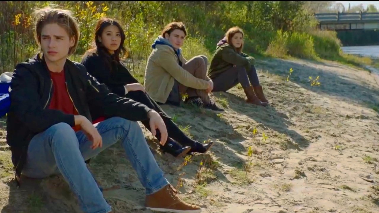 Extracurricular Movie Screenshot 2