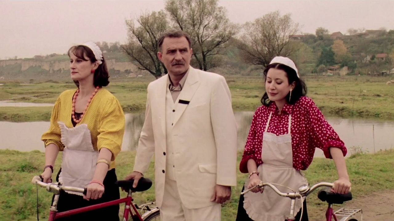 The White Suit Movie Screenshot 1