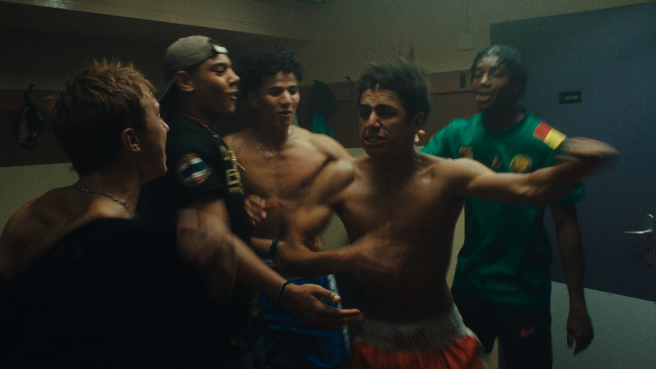 Wild Foxes Movie Screenshot 2