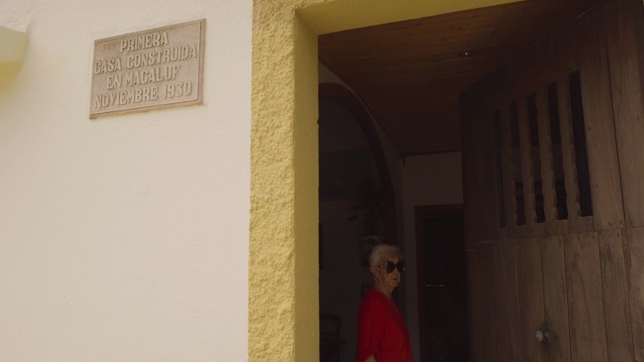 Catalina and Magaluf Movie Screenshot 4