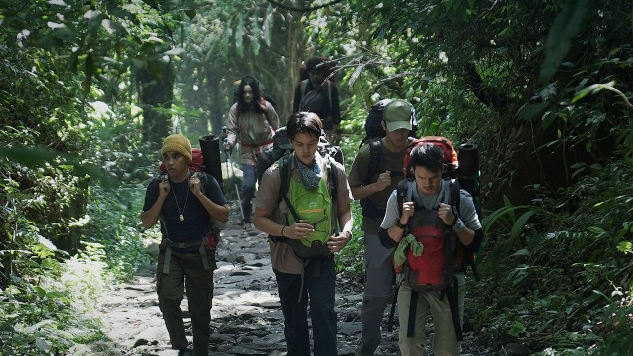 Haunting of Mount Gede Movie Screenshot 2