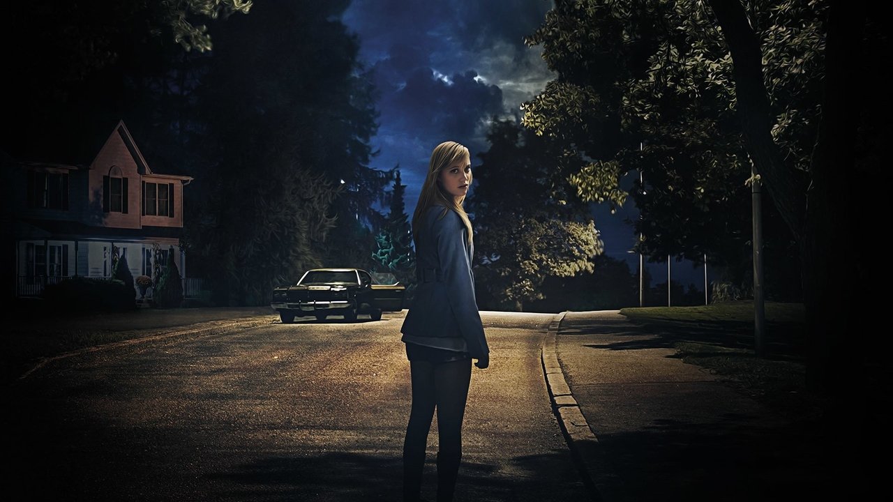It Follows Movie Screenshot 1