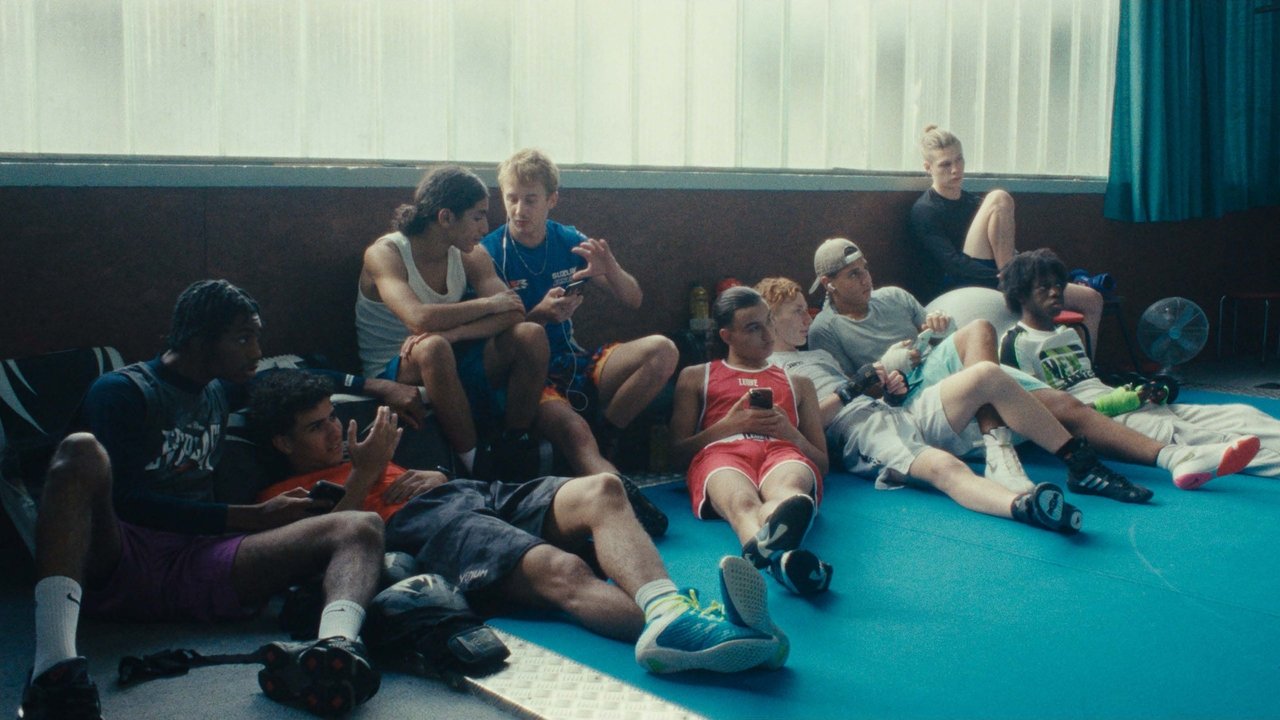 Wild Foxes Movie Screenshot 3