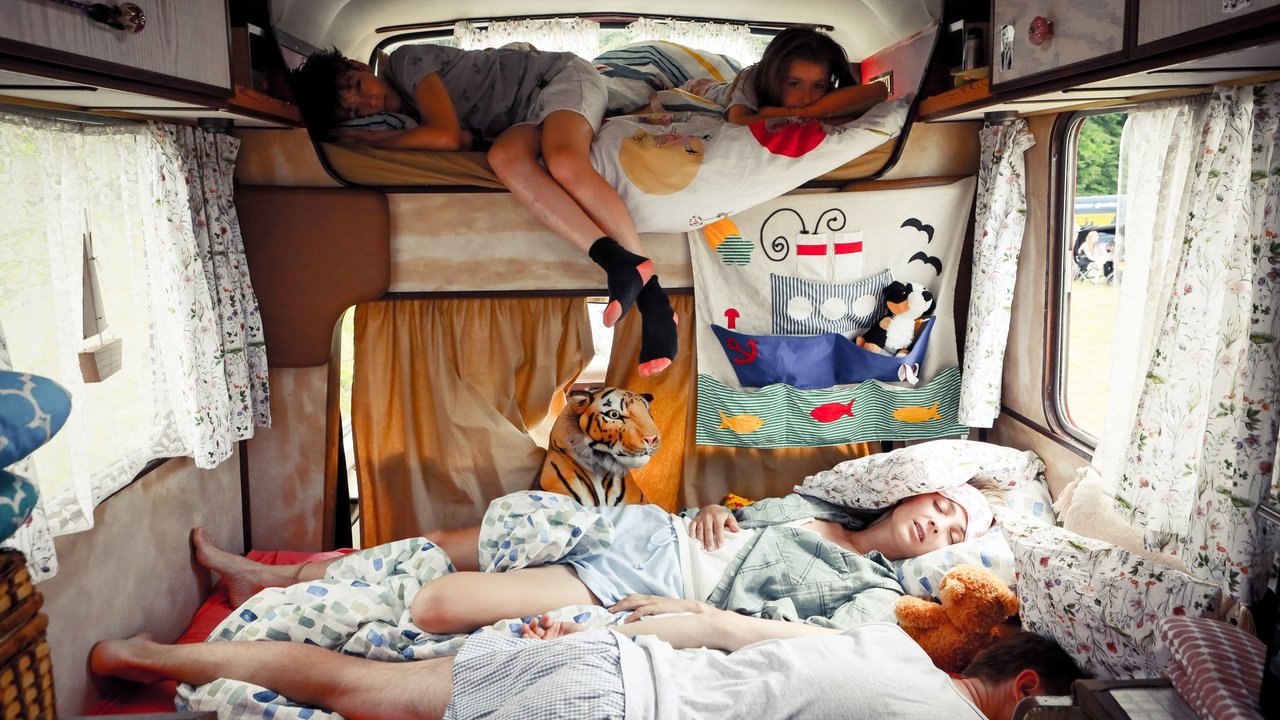 Holiday on Four Wheels Movie Screenshot 1