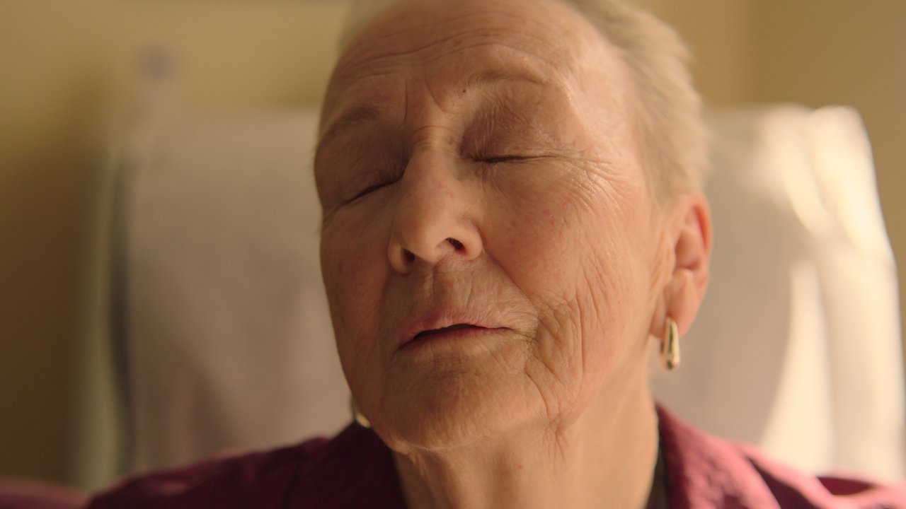Familiar Touch Movie Screenshot 2
