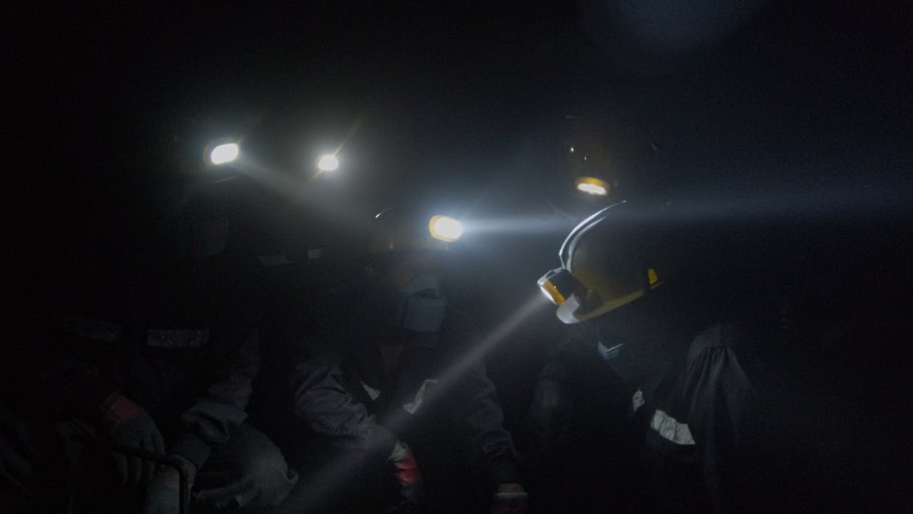 Raining Dust Movie Screenshot 1