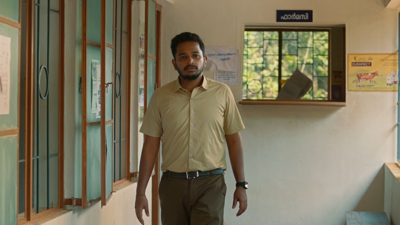 Palthu Janwar Movie Screenshot 2